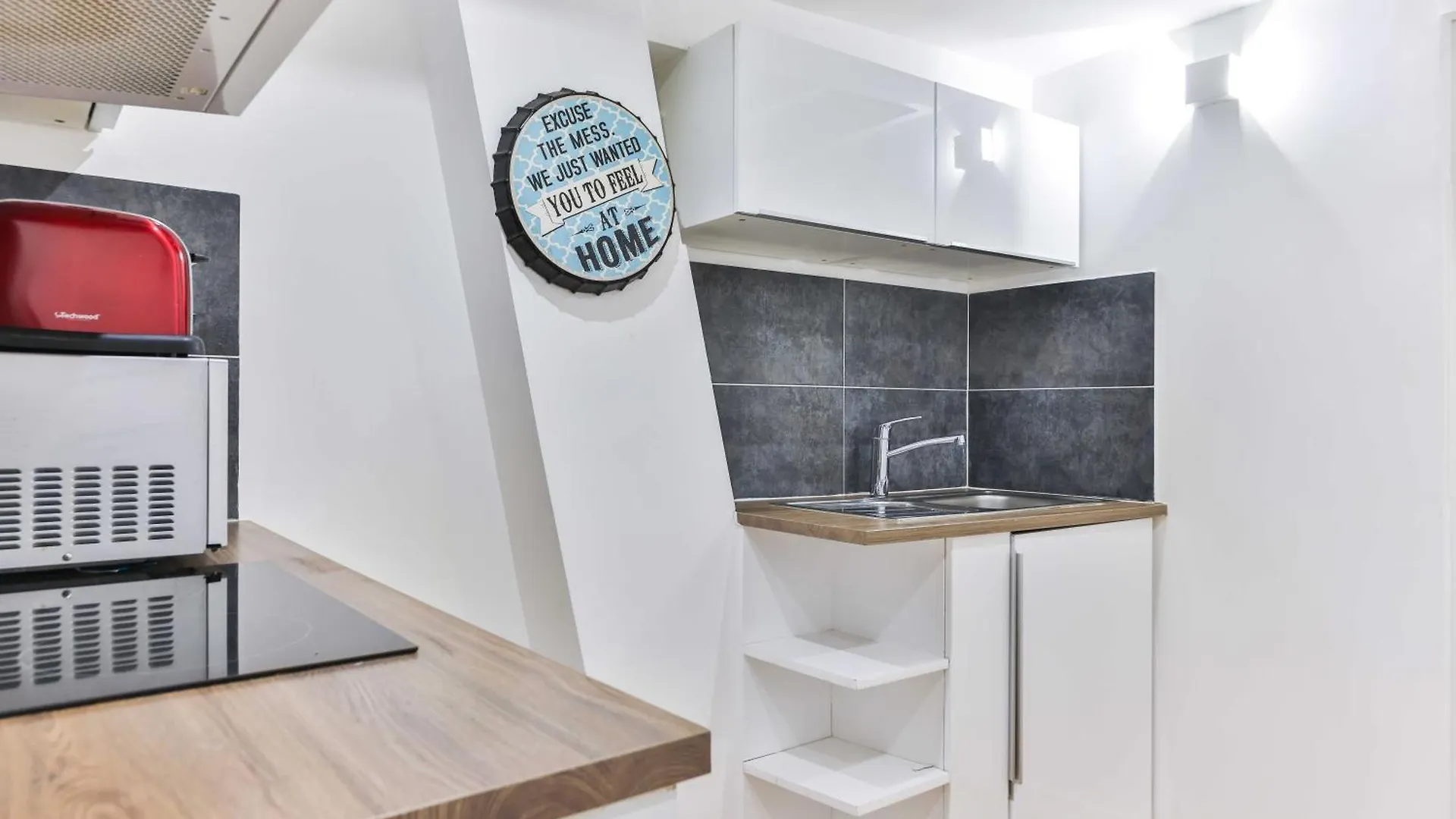 Dazzling Studio Caire Apartment Paris